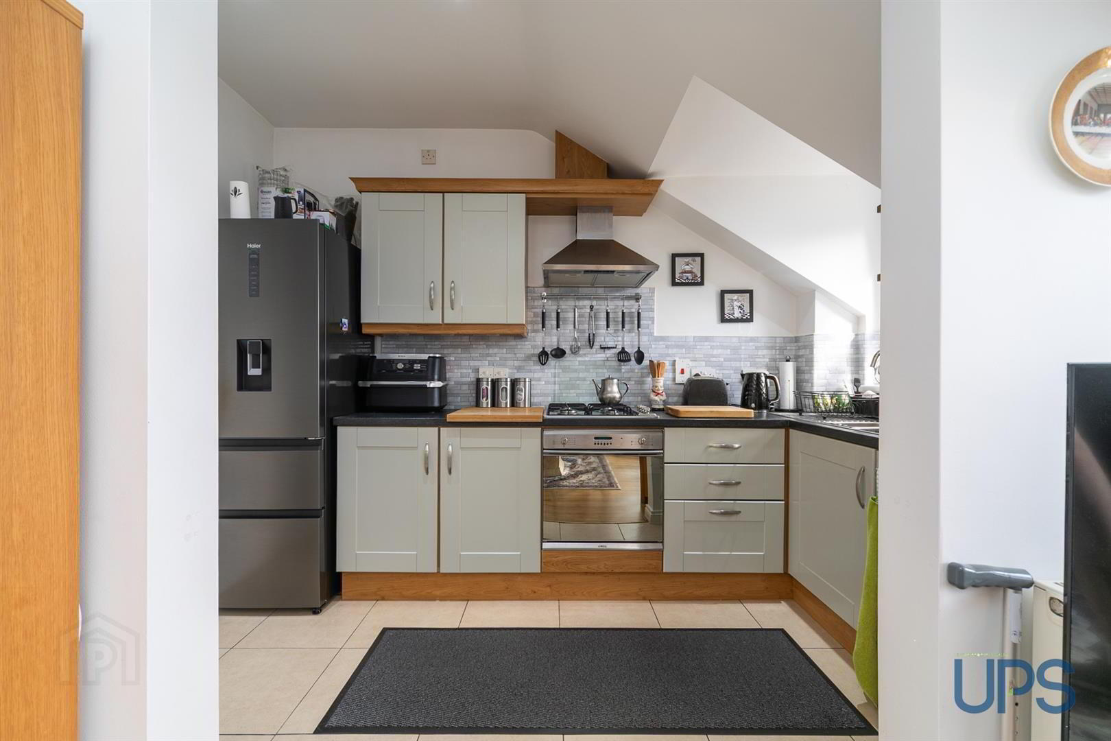 Apt 10 Pinetree Court, 157 Glen Road 11 of 27