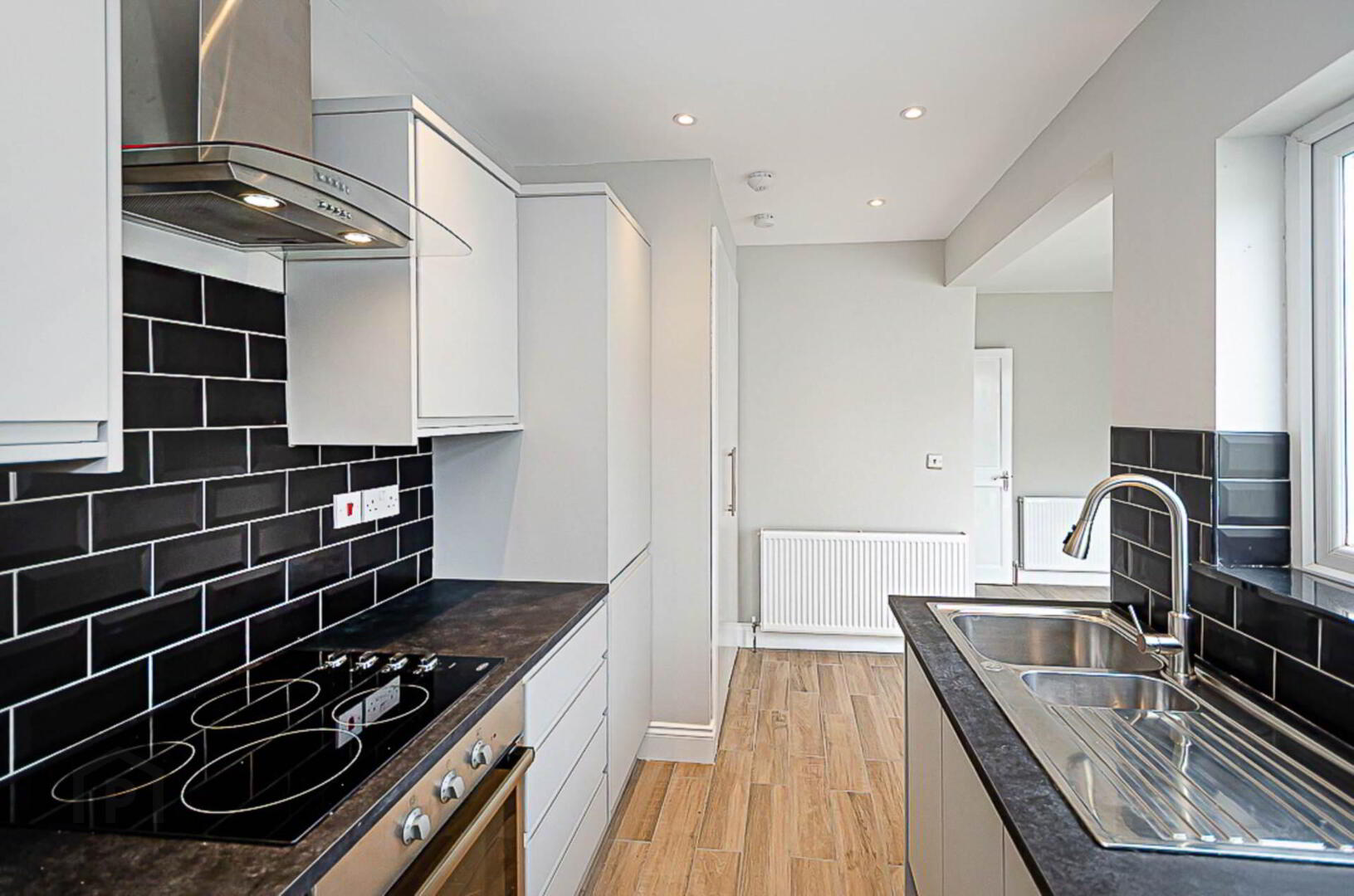 15 Glensharragh Gardens 18 of 38