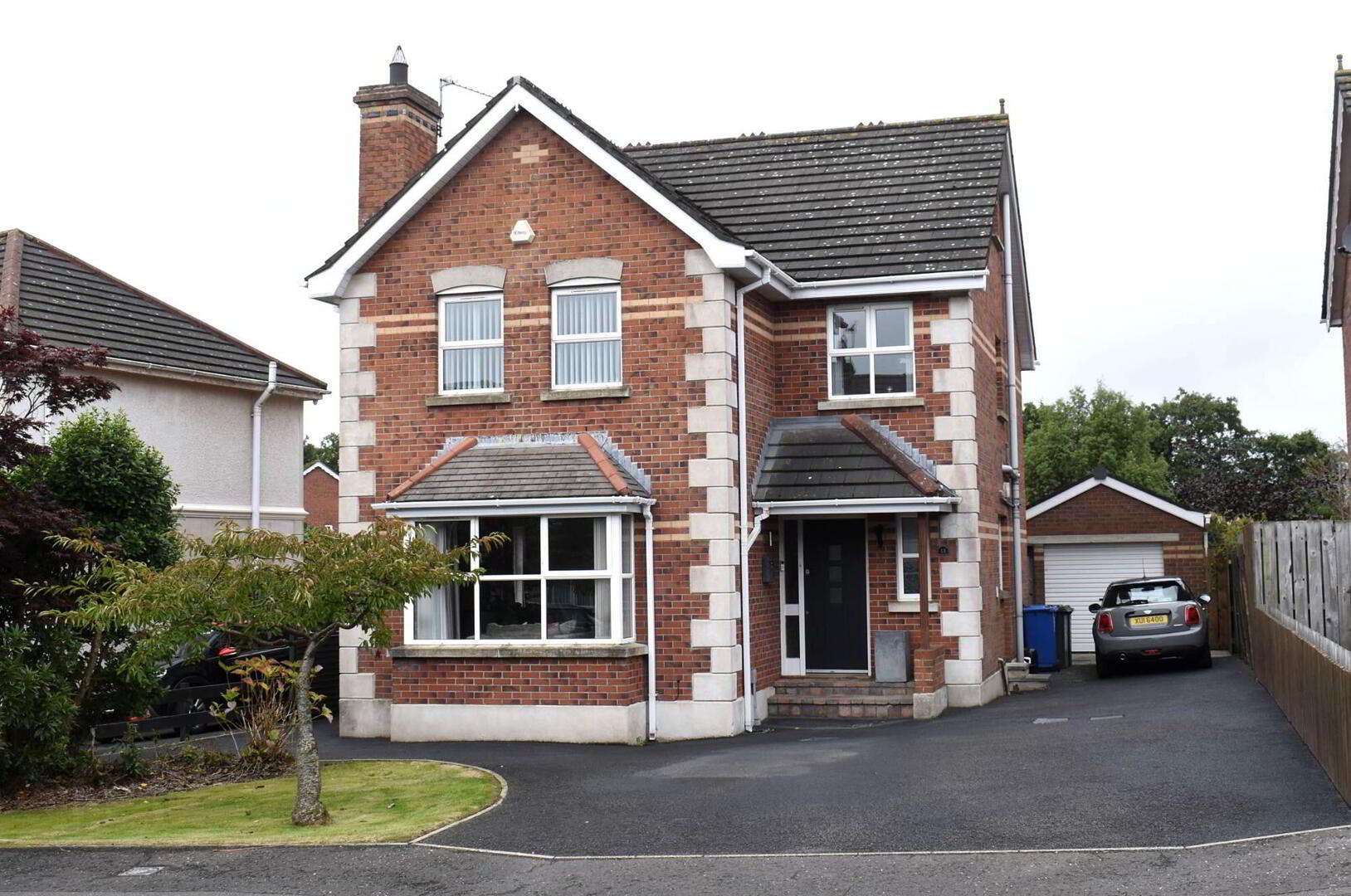 11 Hawthorn Hill 1 of 25