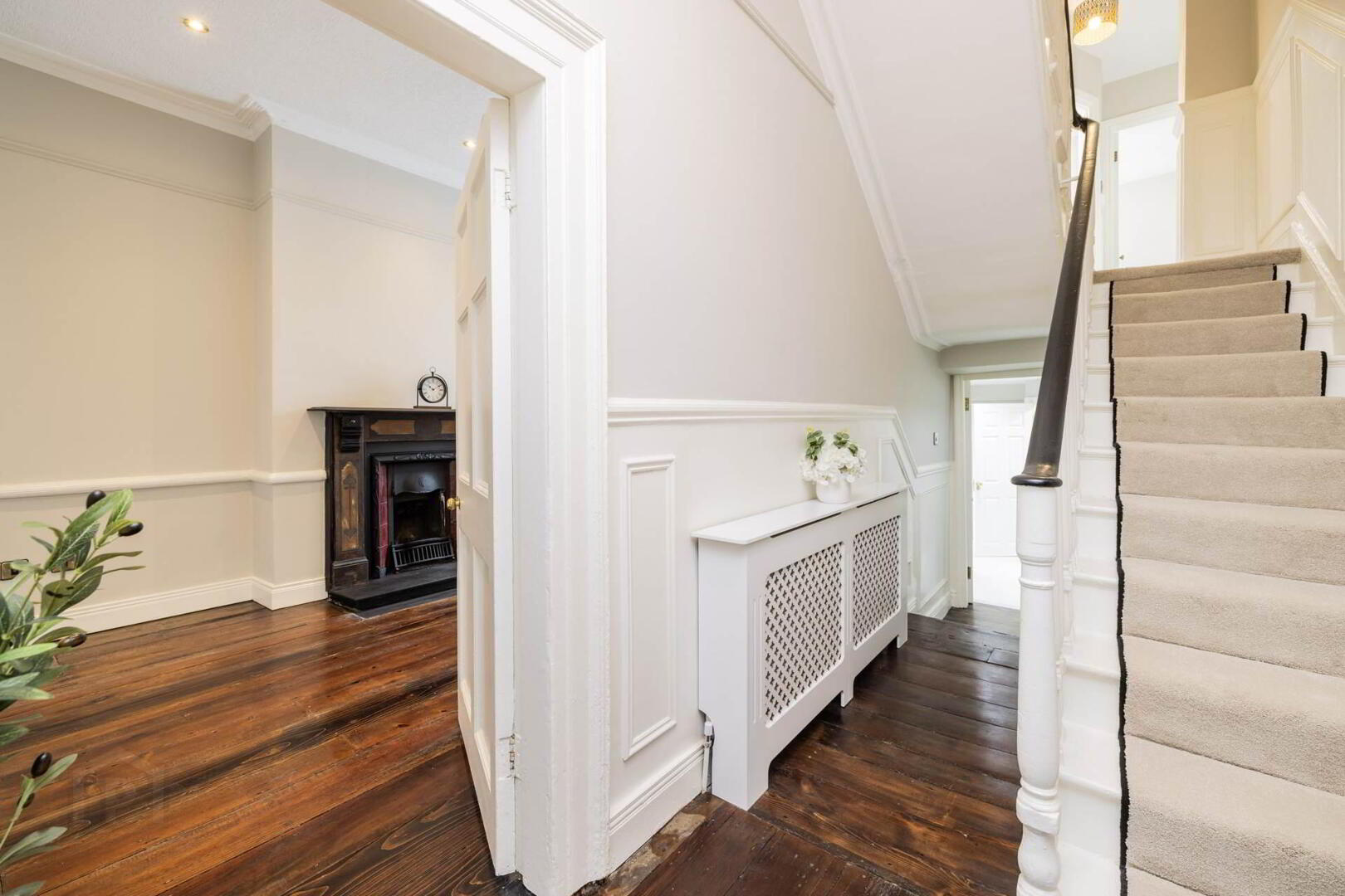 36 Seatown Place 3 of 27