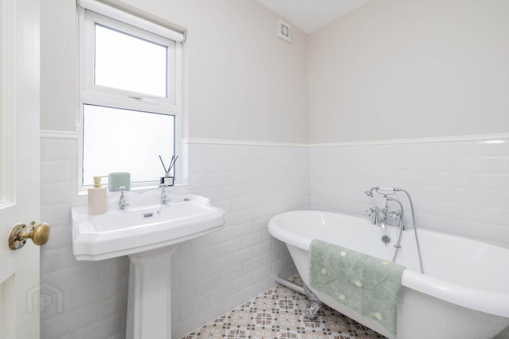 36 Seatown Place 20 of 27