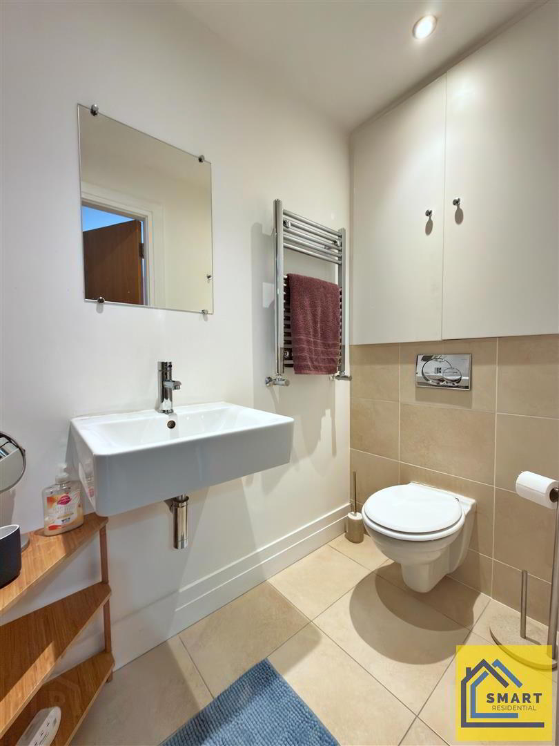 Apt 57 James Clow, 42 Pilot Street 11 of 20
