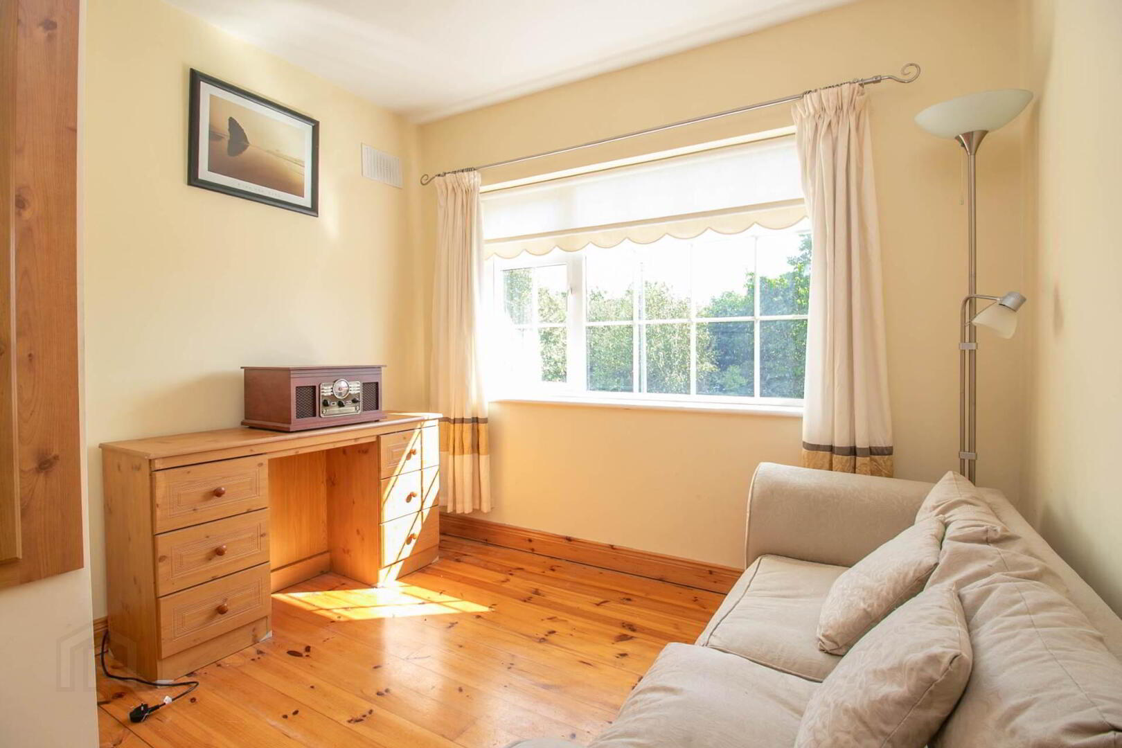 2 Hollyhock Road 17 of 23