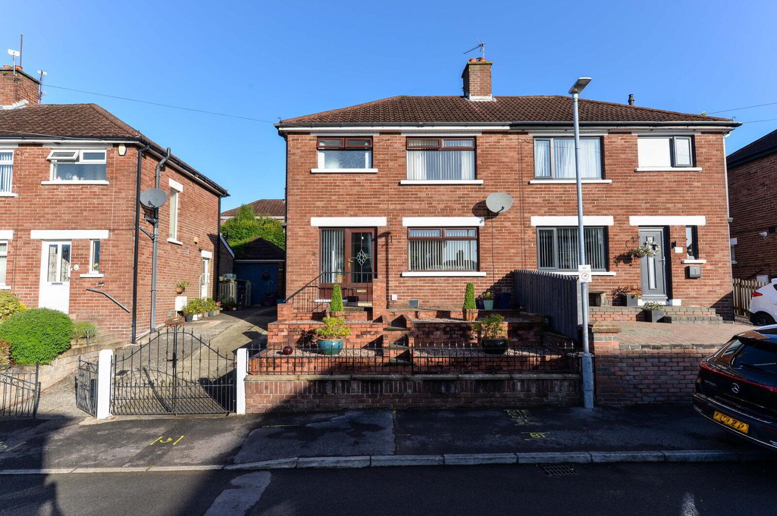 18 Orangefield Gardens 1 of 15