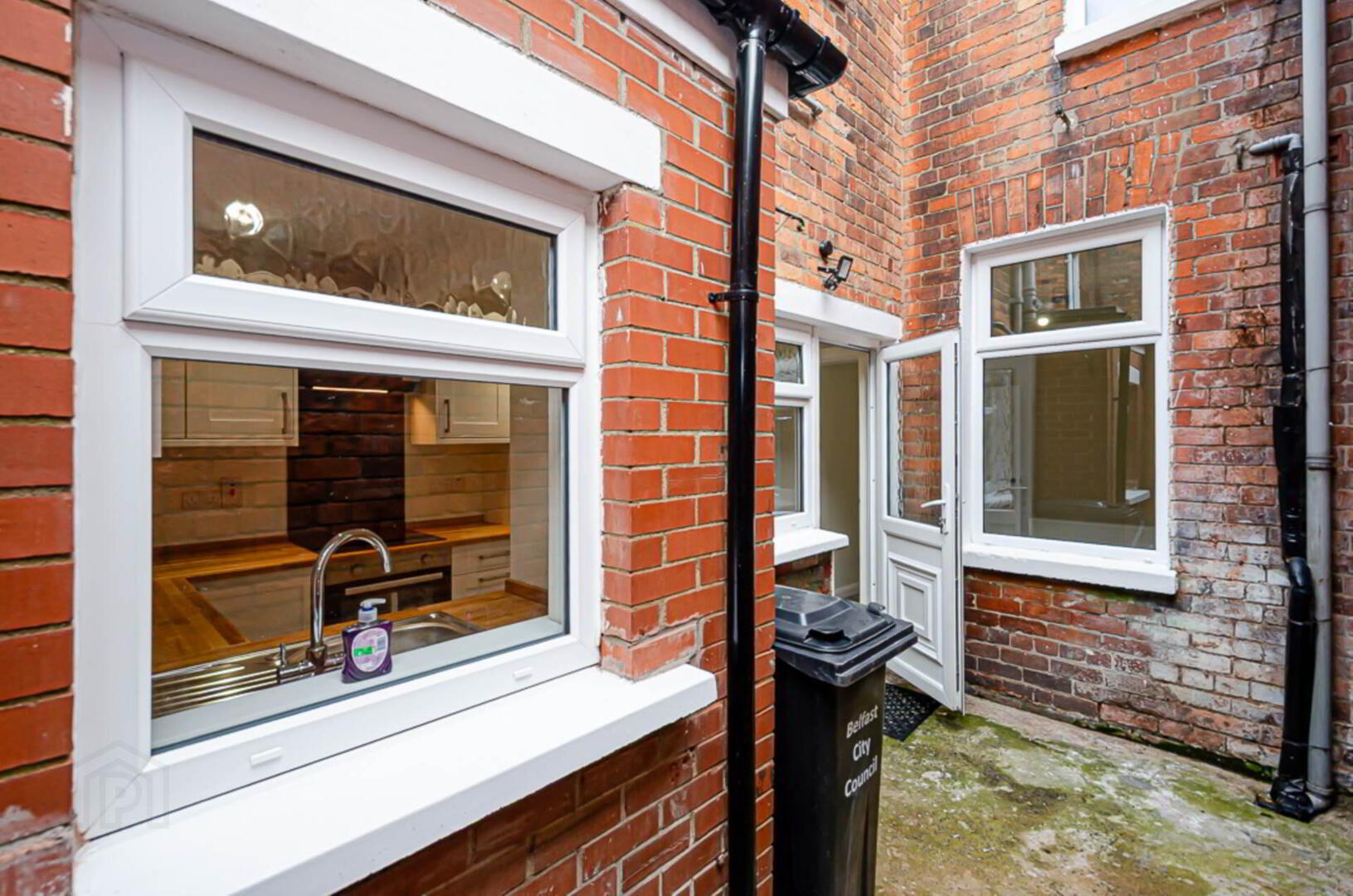 11 Rochester Street 48 of 49