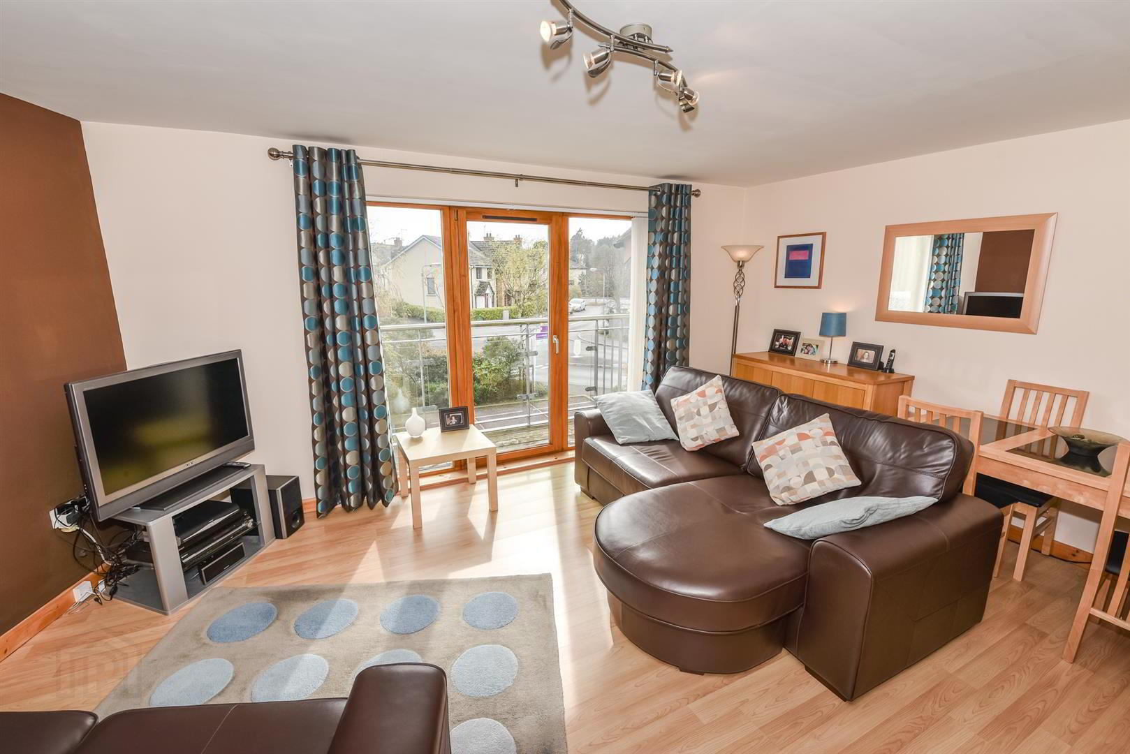 24e Shaftesbury Road 3 of 9
