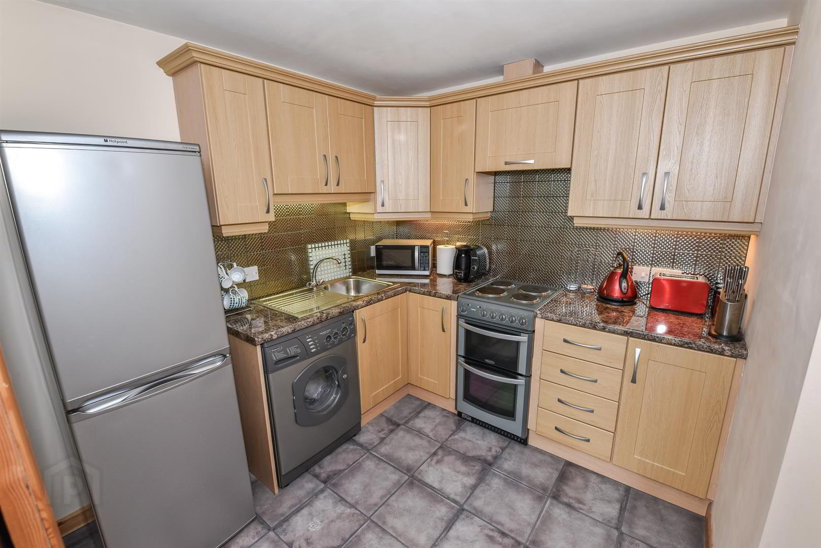 24e Shaftesbury Road 6 of 9