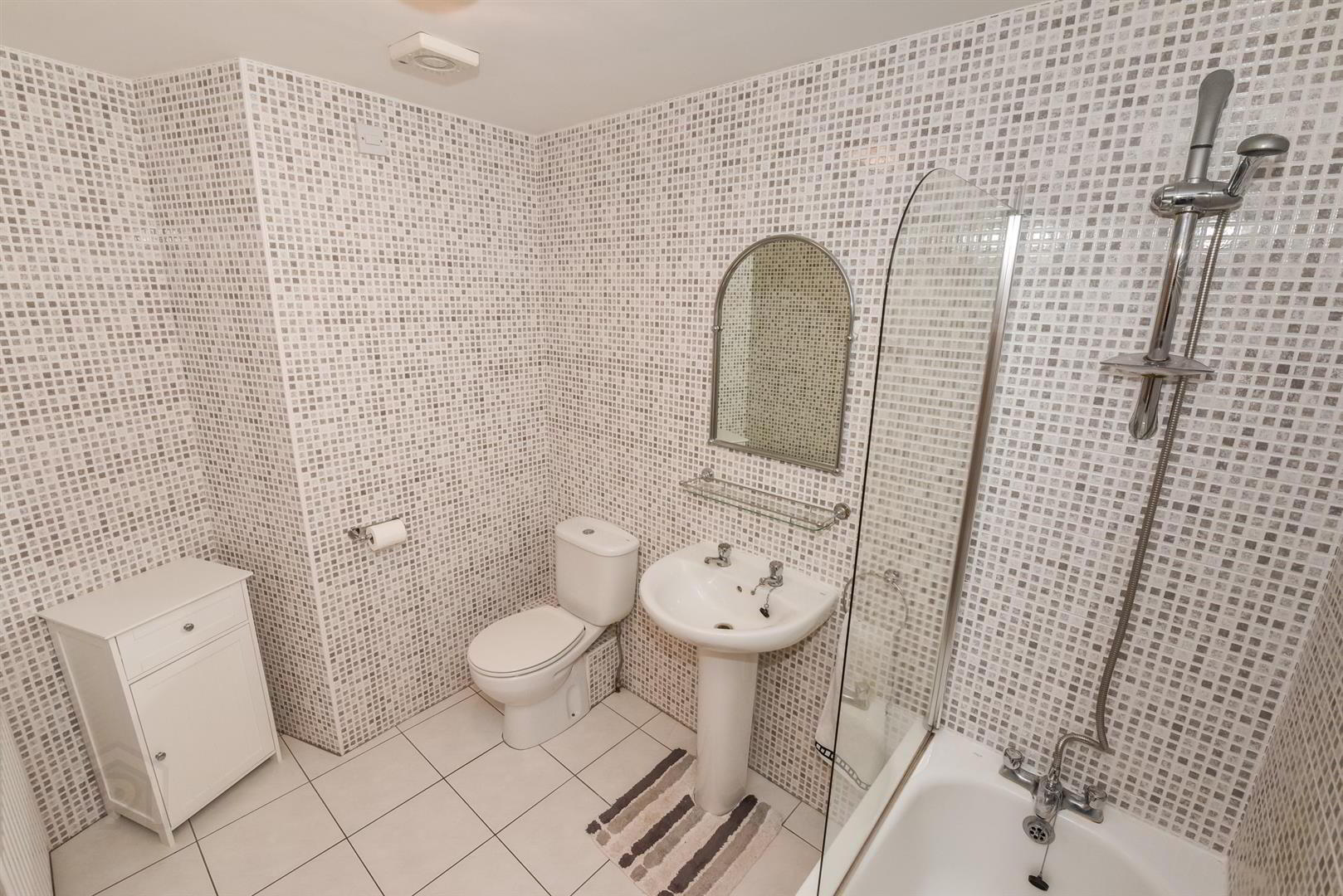 24e Shaftesbury Road 9 of 9