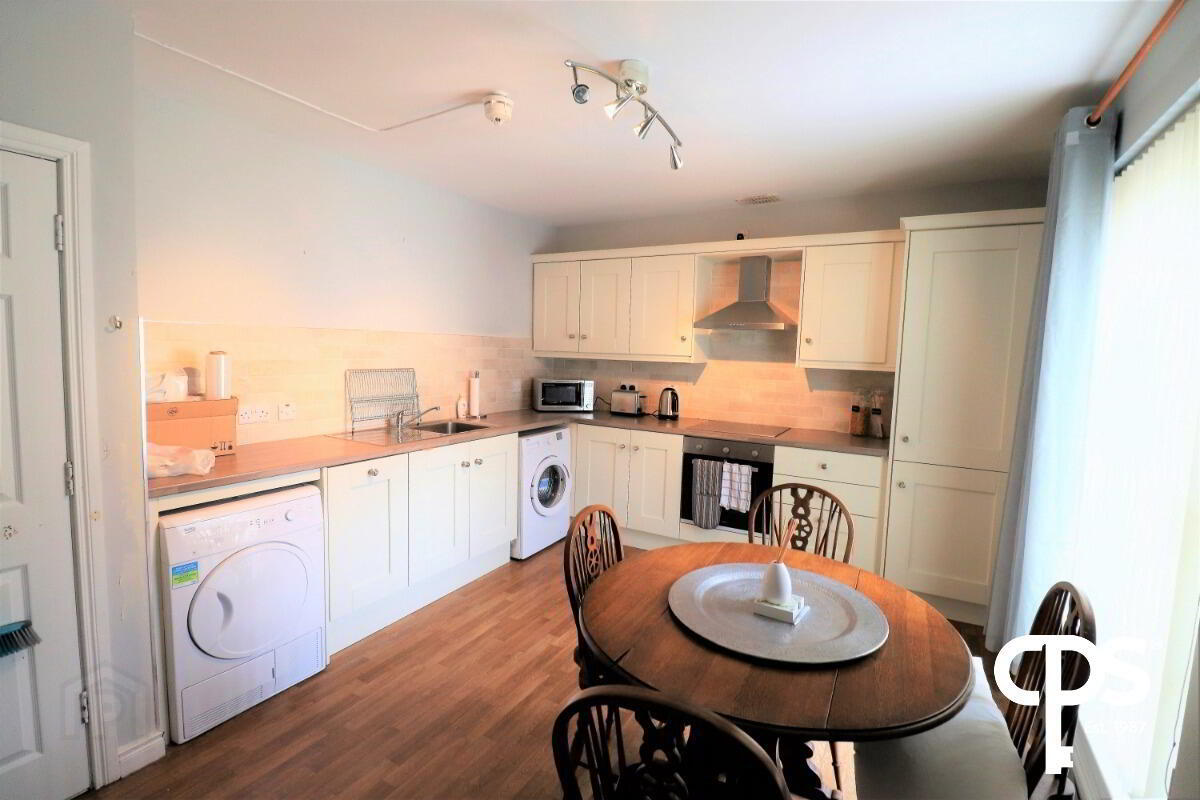 Apt 4, 6-8 Russell Street 3 of 4