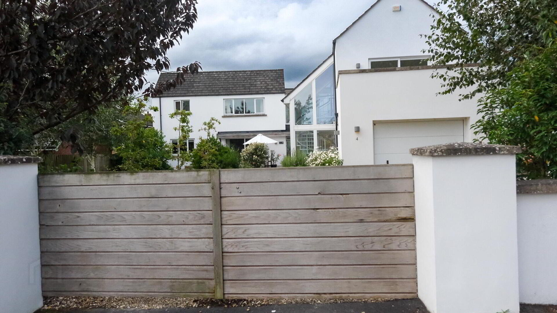 4 Farm Court 2 of 64