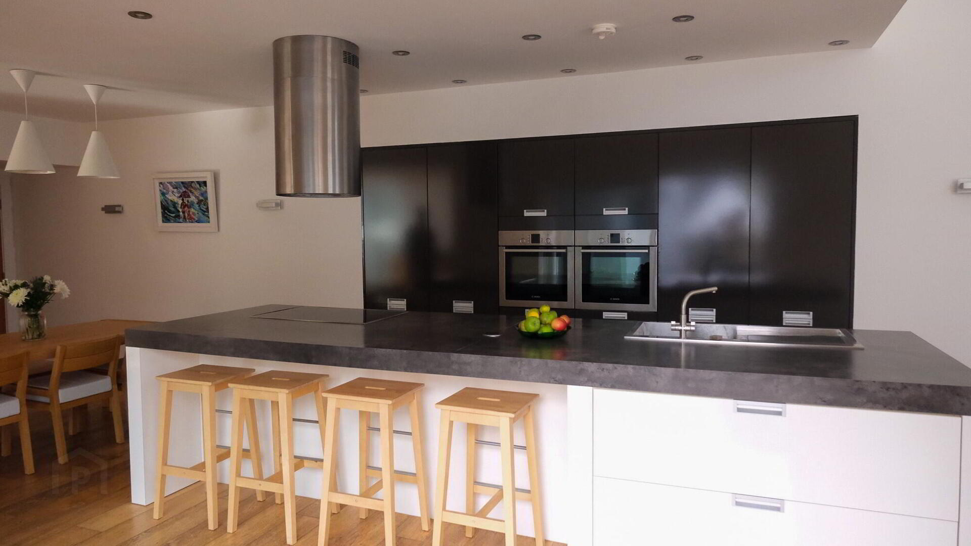 4 Farm Court 24 of 64