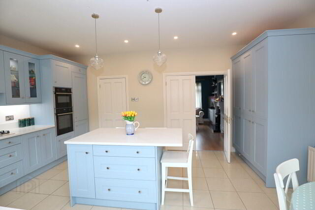 4 Cairnes Court 6 of 20