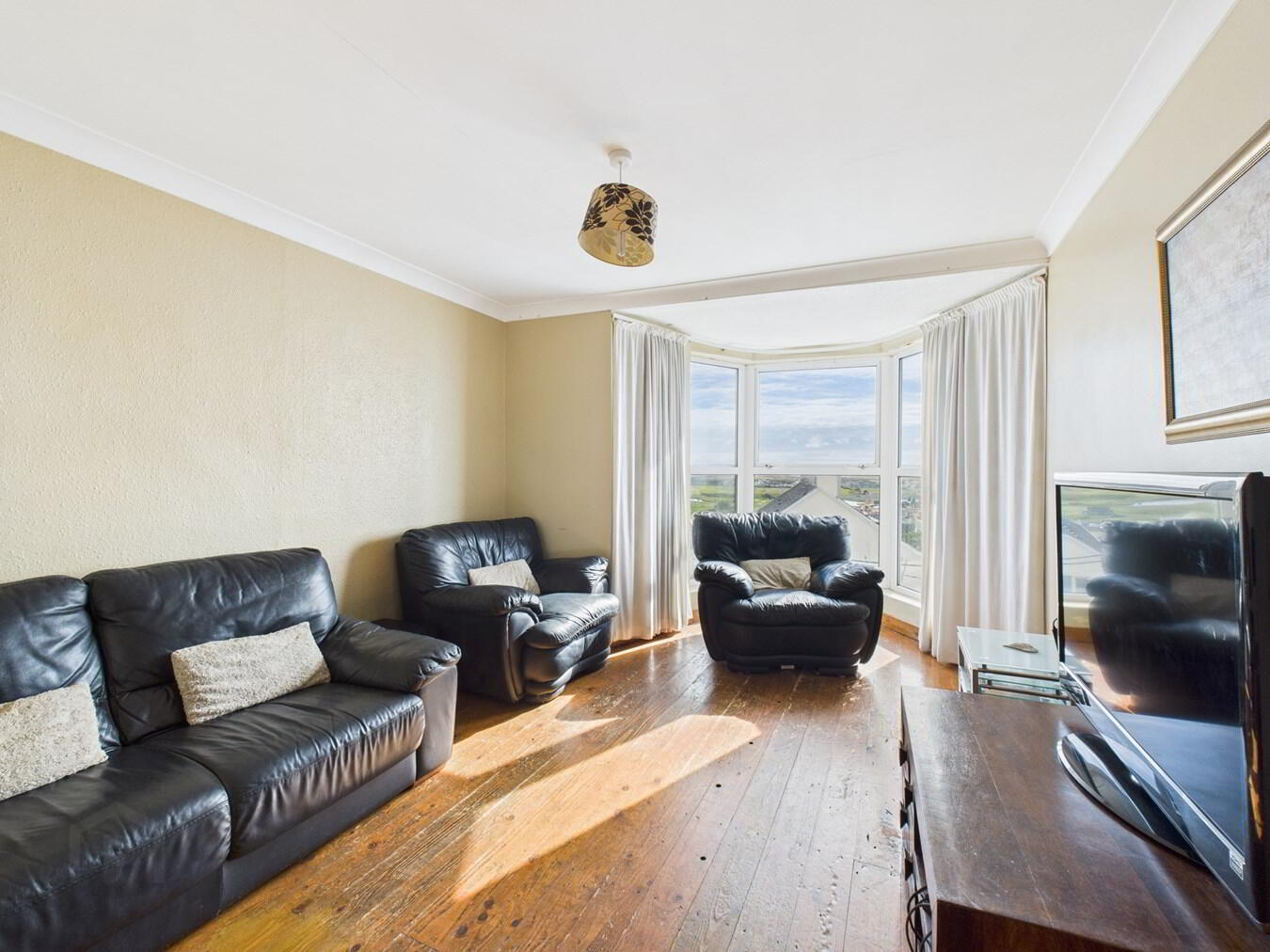 11 The Terrace Strand Street 20 of 49