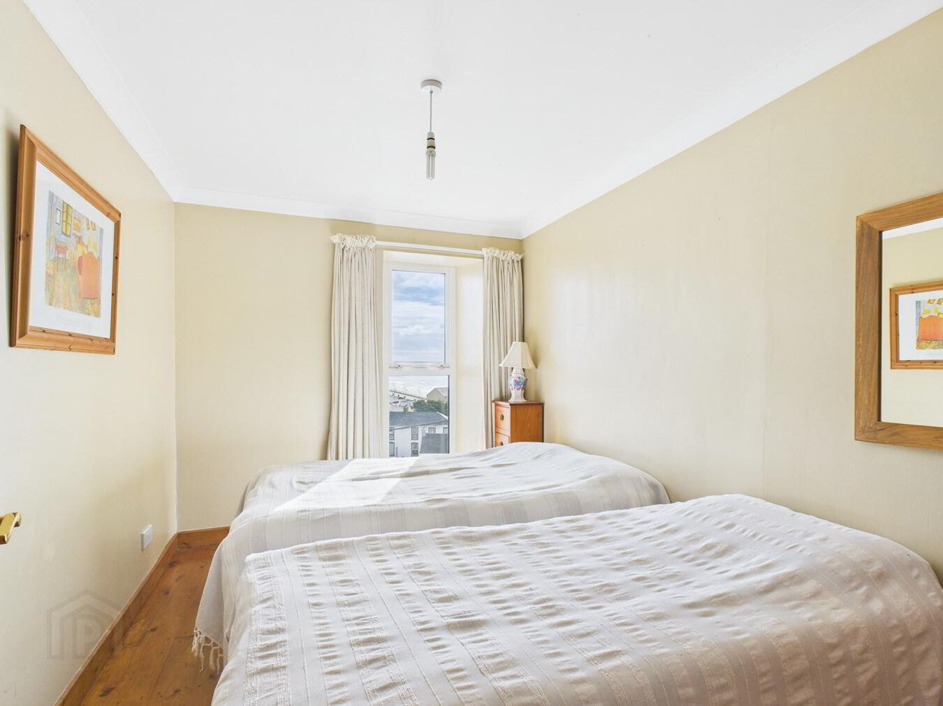 11 The Terrace Strand Street 22 of 49