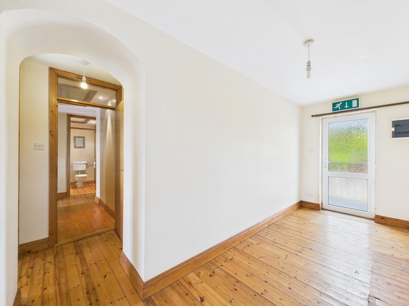 11 The Terrace Strand Street 40 of 49
