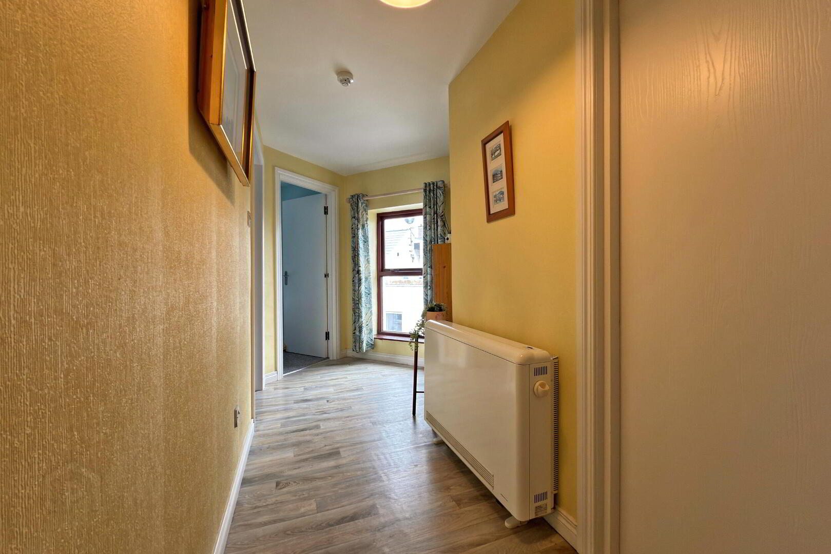 8 Lansdowne Manor, 2 Lansdowne Crescent 10 of 16
