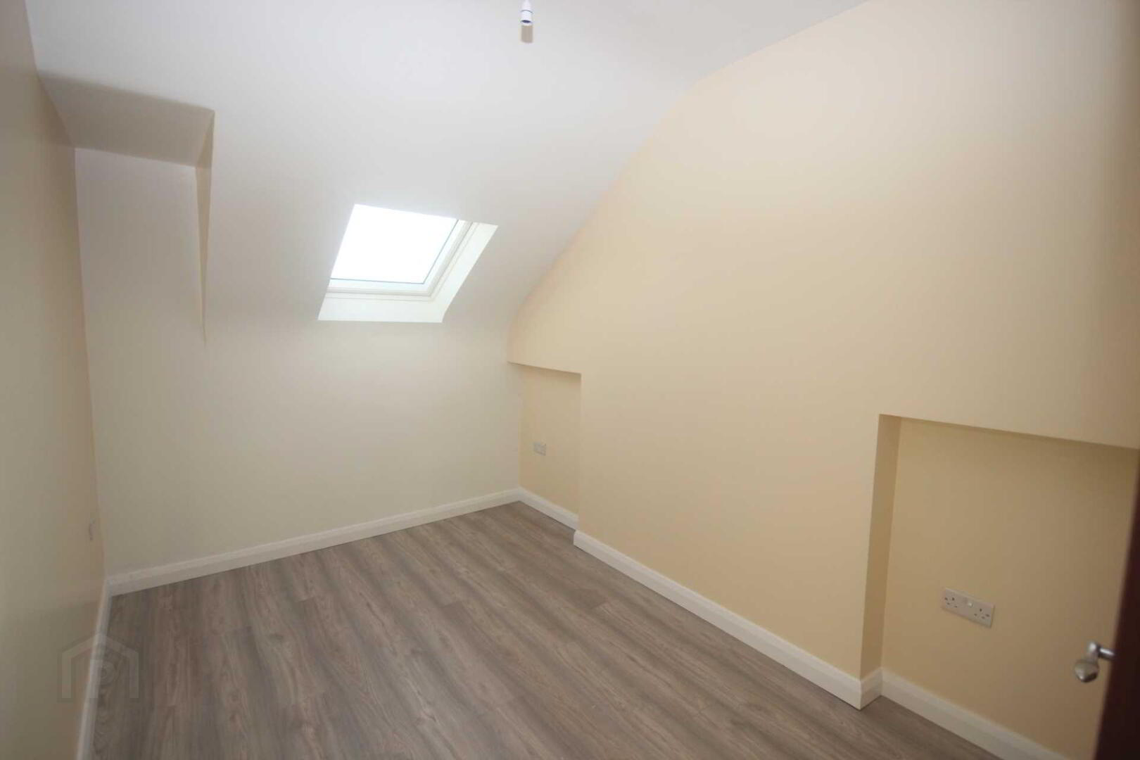 Apartment 2 Upper Main Street 5 of 7