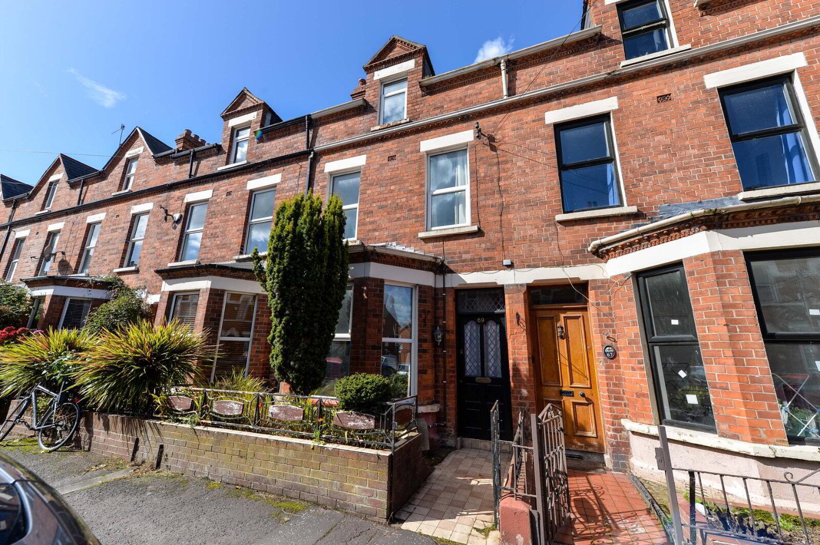 69 Haypark Avenue 1 of 13