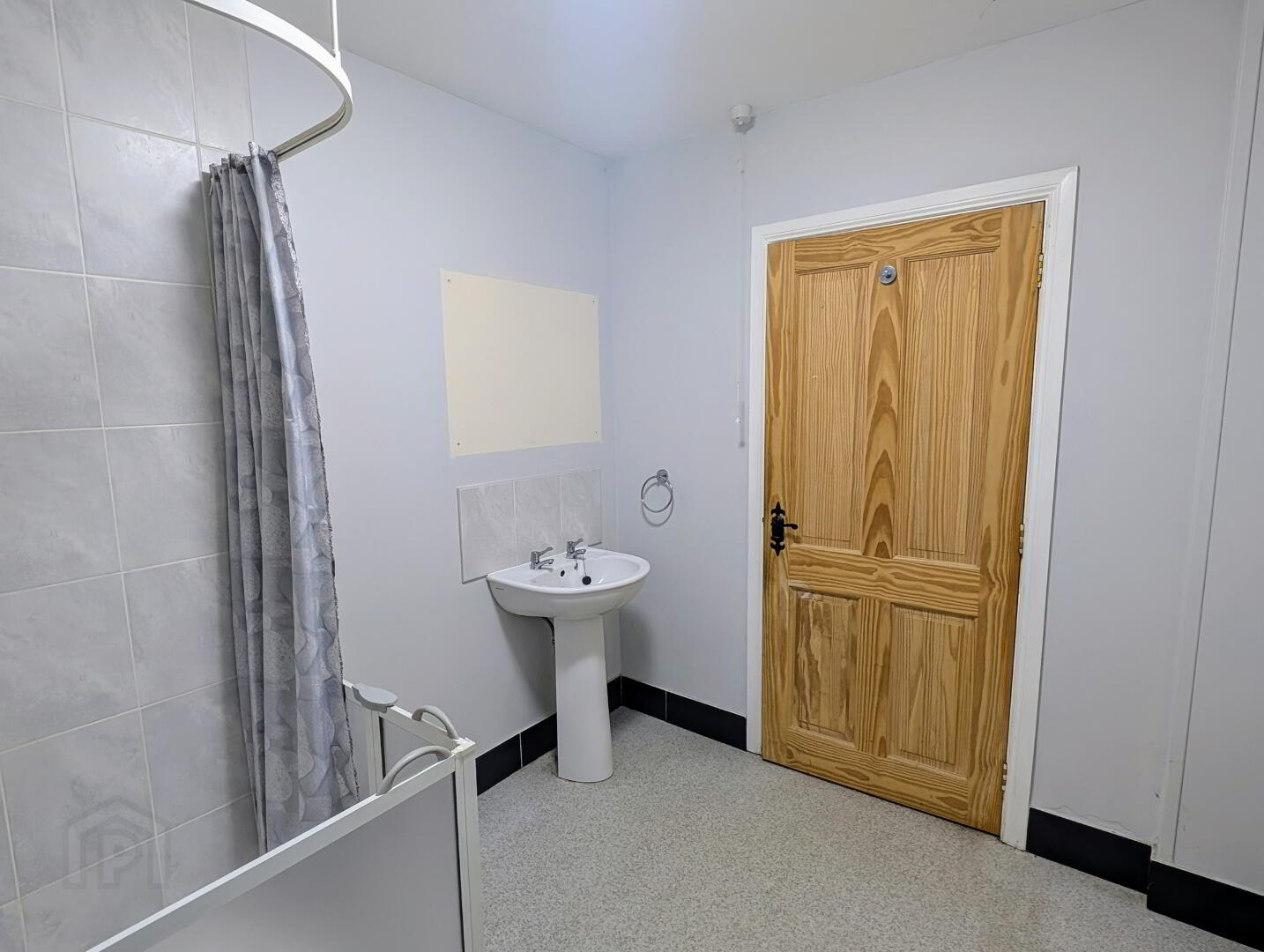 43 Priestland Road 11 of 25