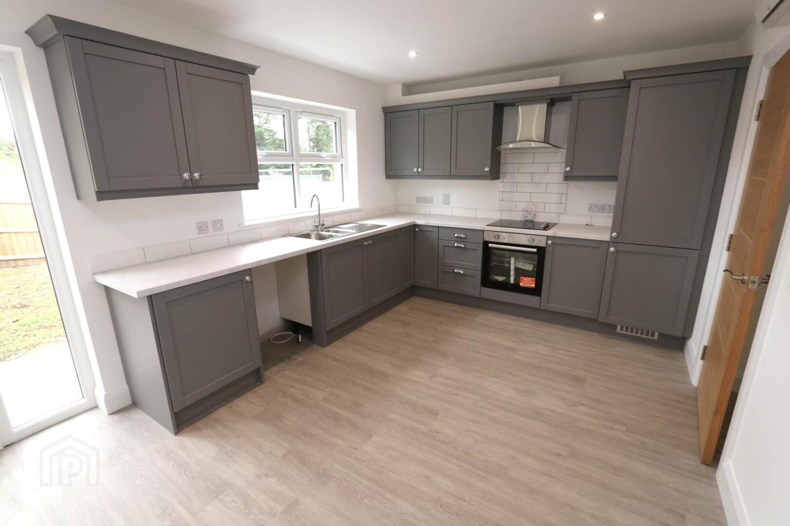 11 Castletown Brae 3 of 17