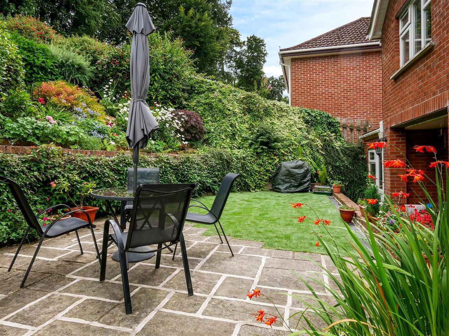 30 Beechgrove Avenue 23 of 30