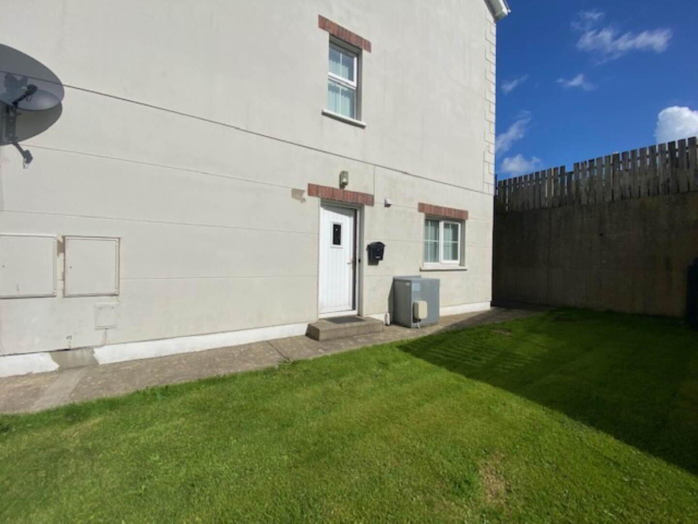 26a Stewarts Court 2 of 8