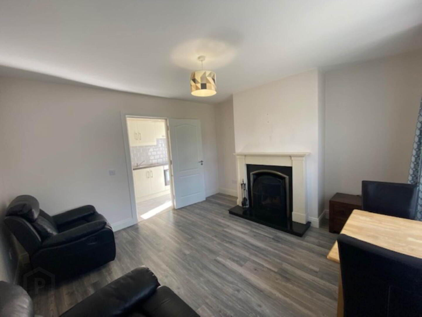 26a Stewarts Court 3 of 8