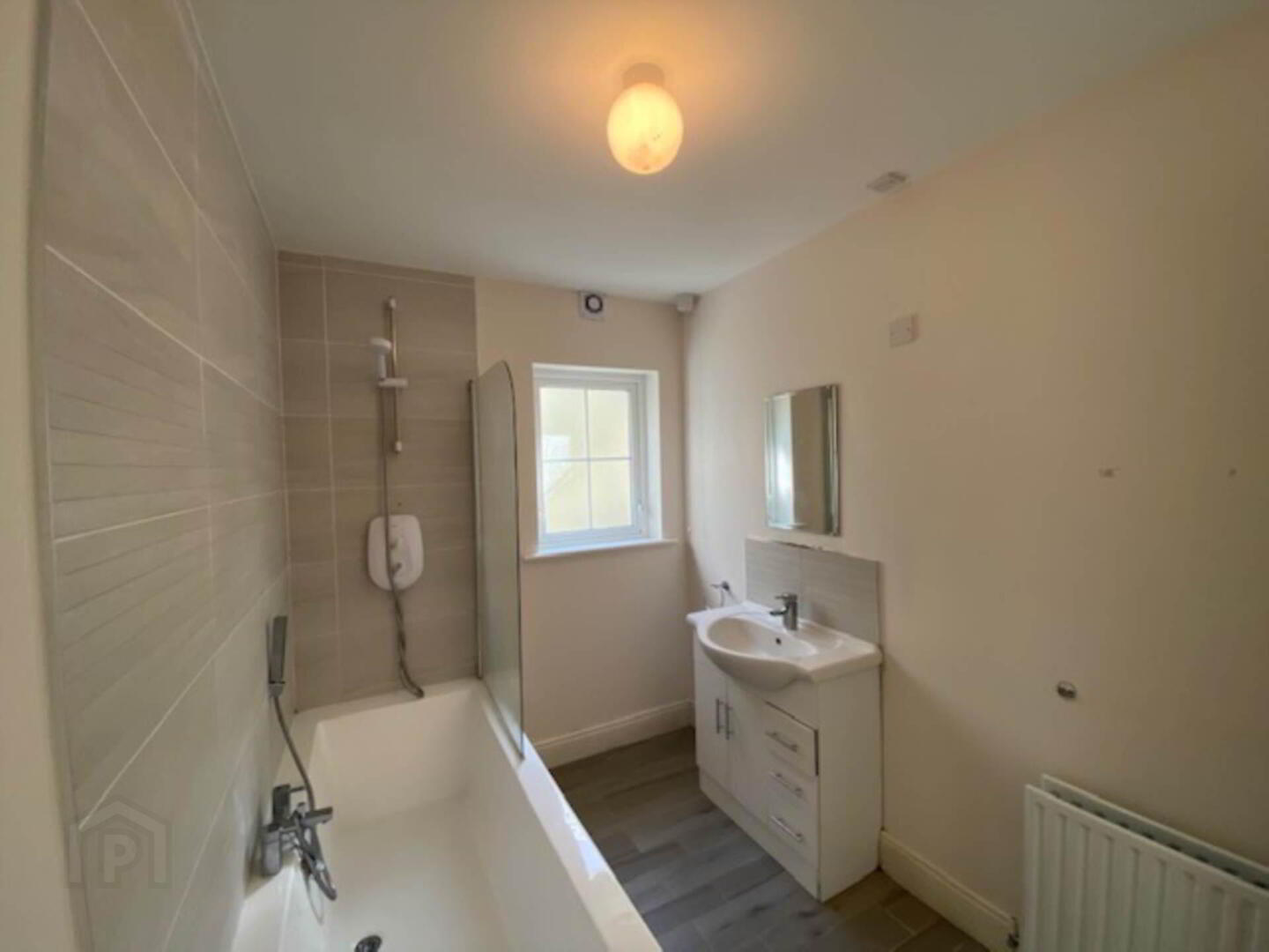 26a Stewarts Court 8 of 8