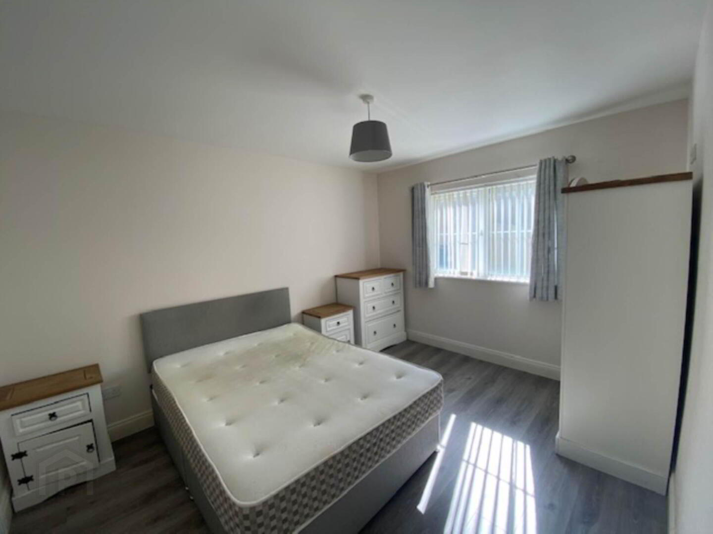 26a Stewarts Court 7 of 8