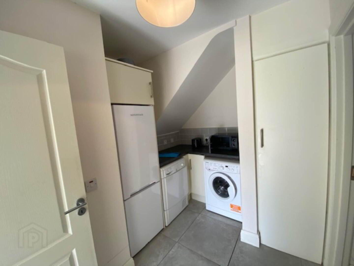 26a Stewarts Court 6 of 8