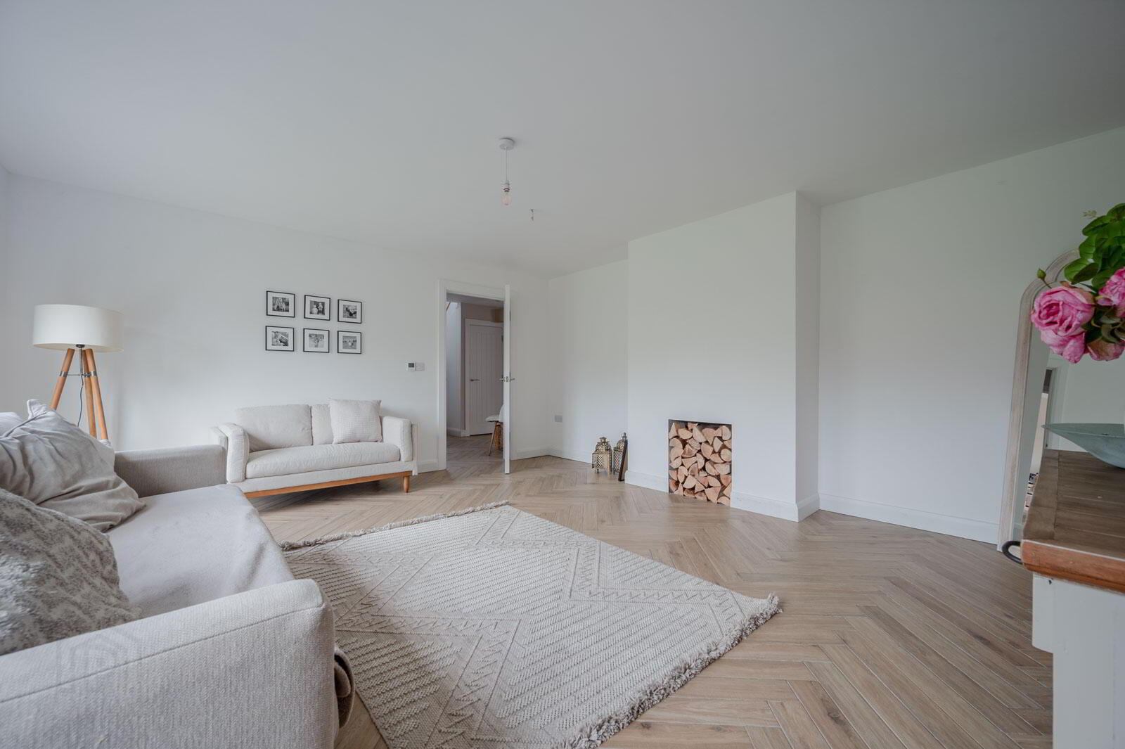 10a Meadow Park 5 of 36