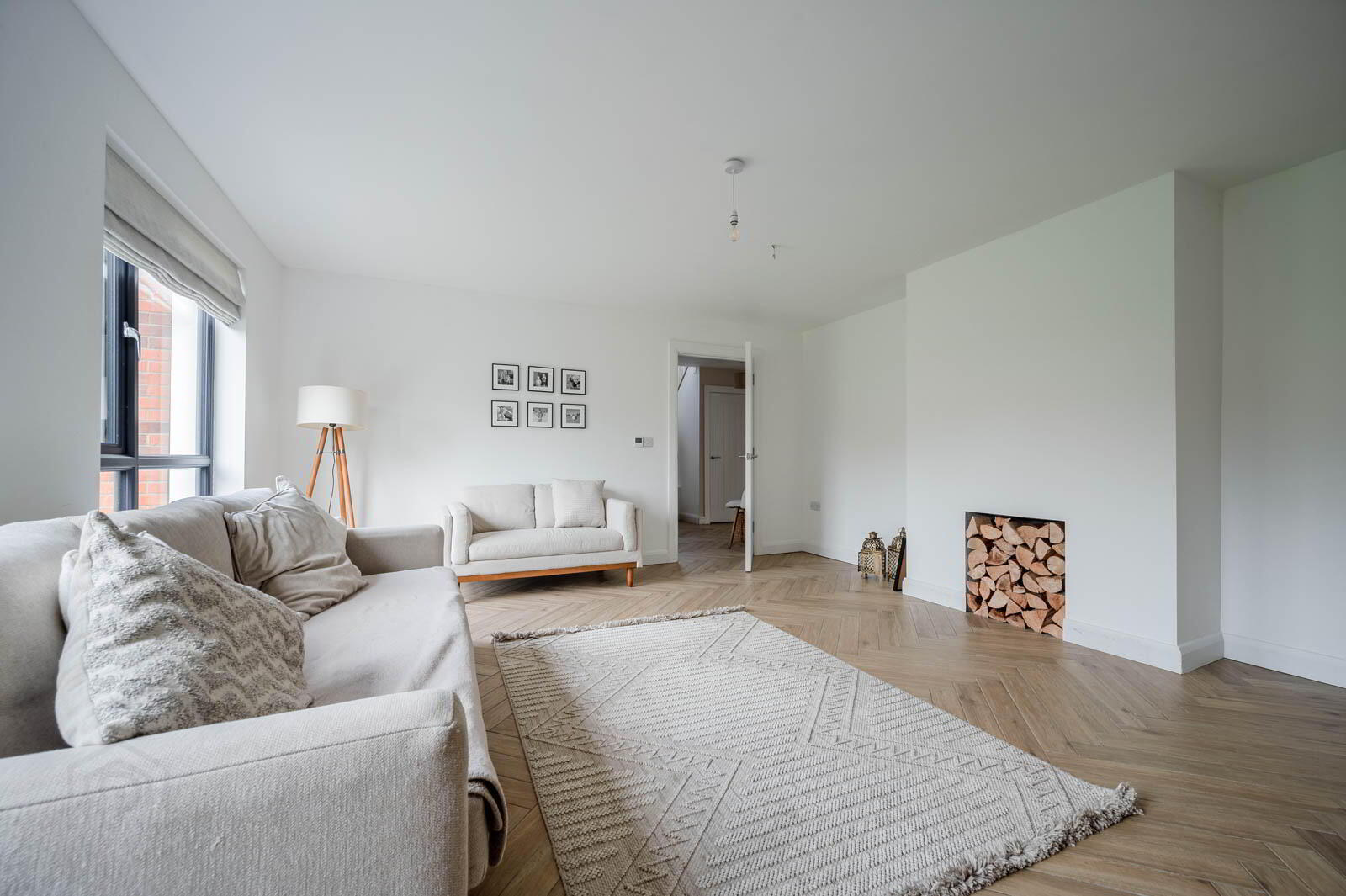 10a Meadow Park 6 of 36