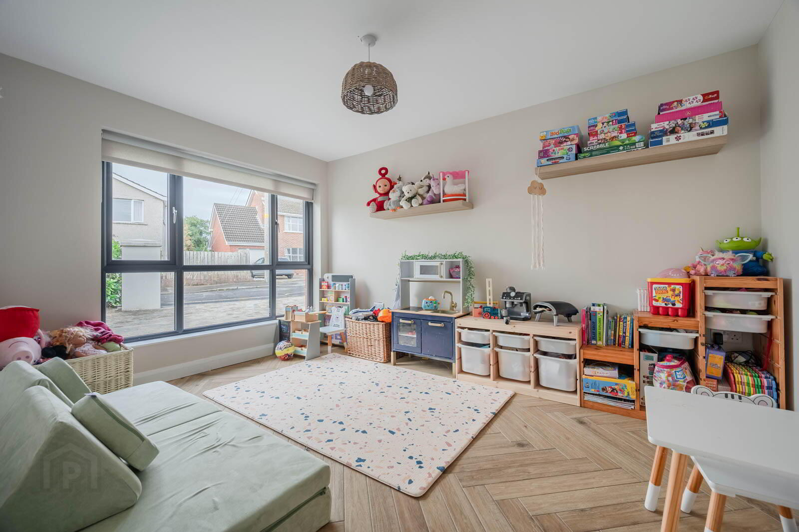10a Meadow Park 8 of 36