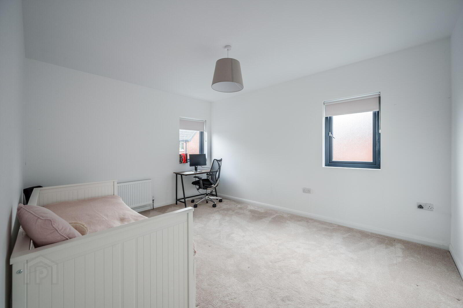 10a Meadow Park 28 of 36