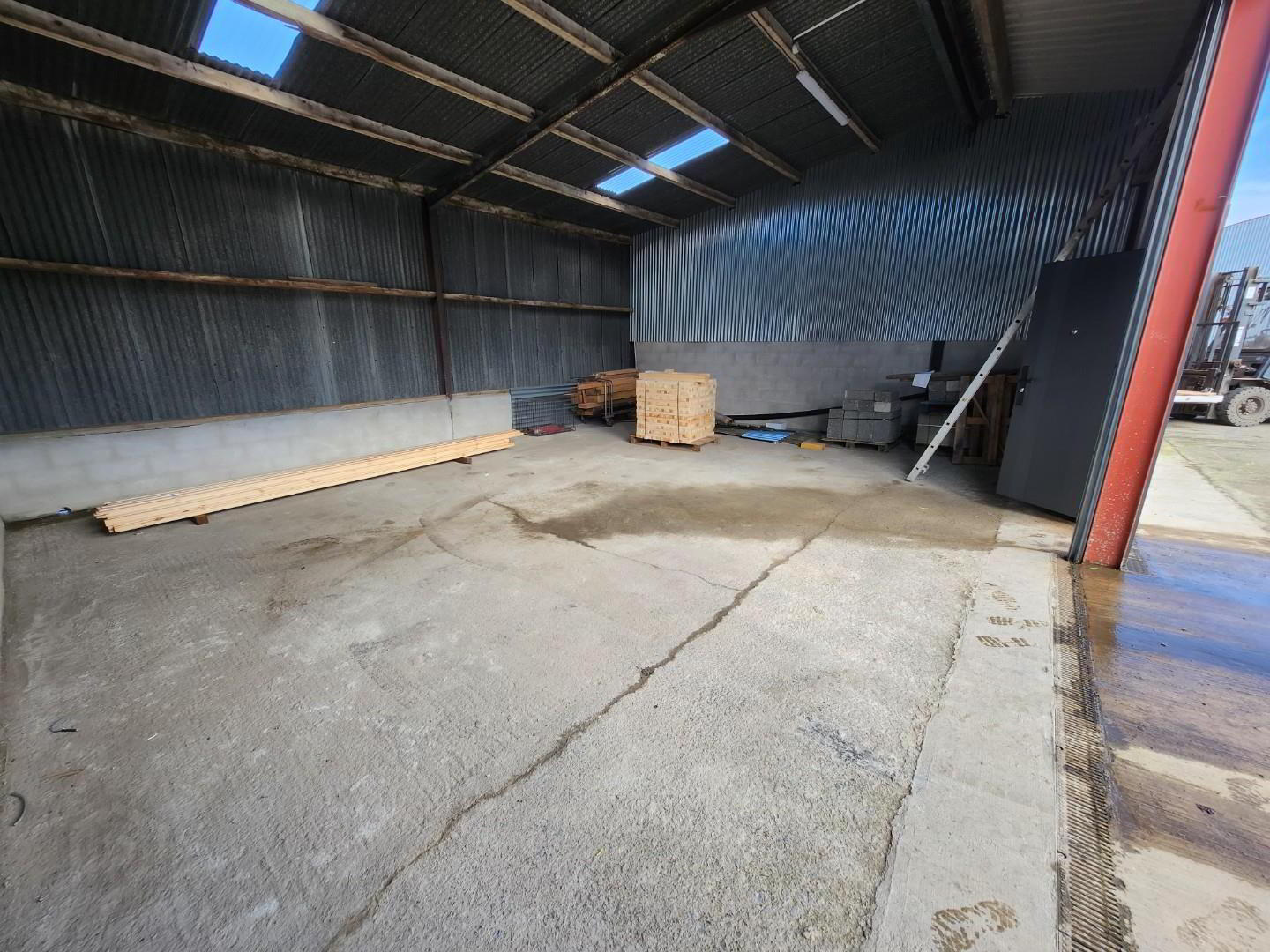 Commercial Storage Unit With Office/Showroom 3 of 7