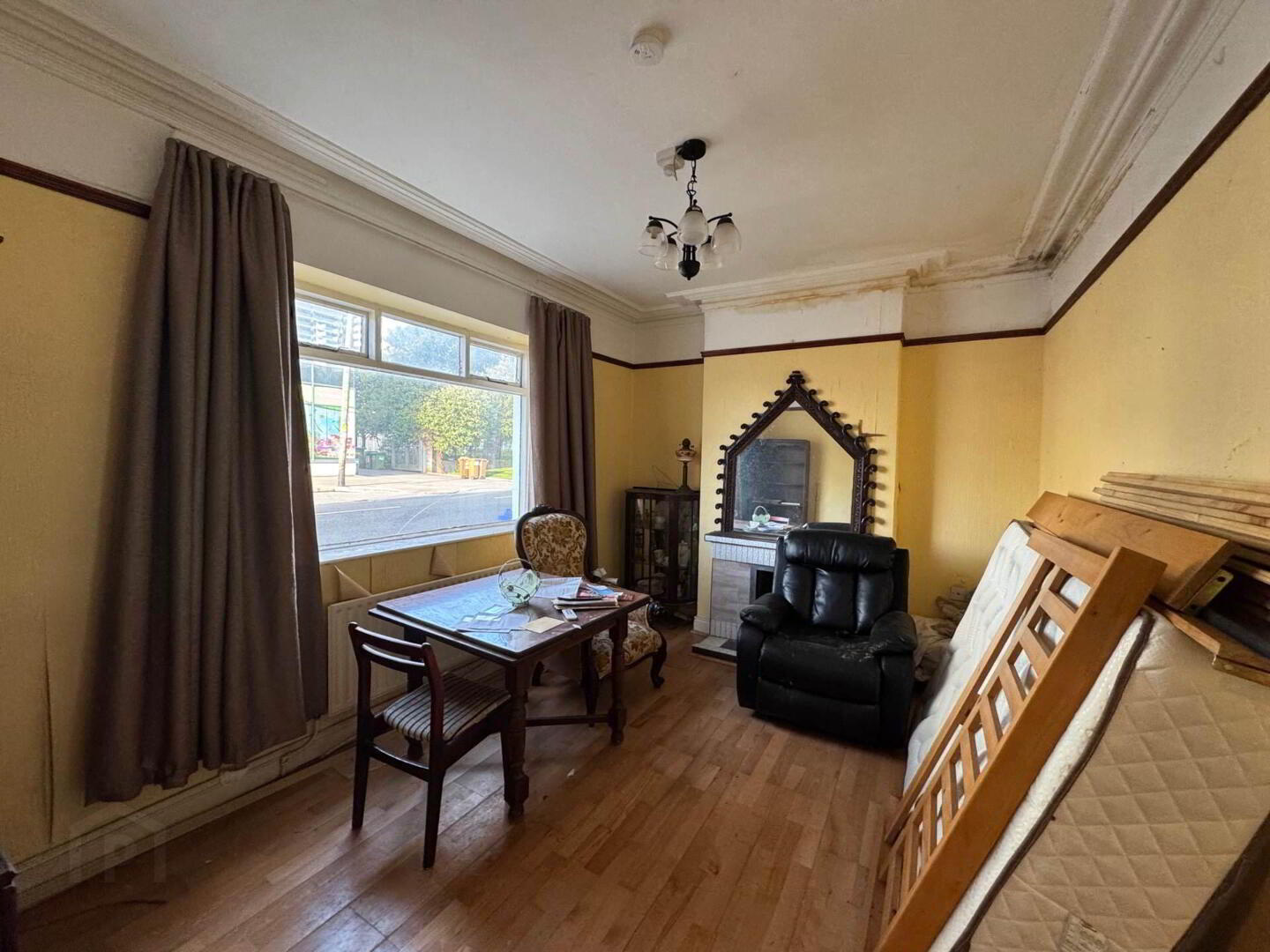 property description image