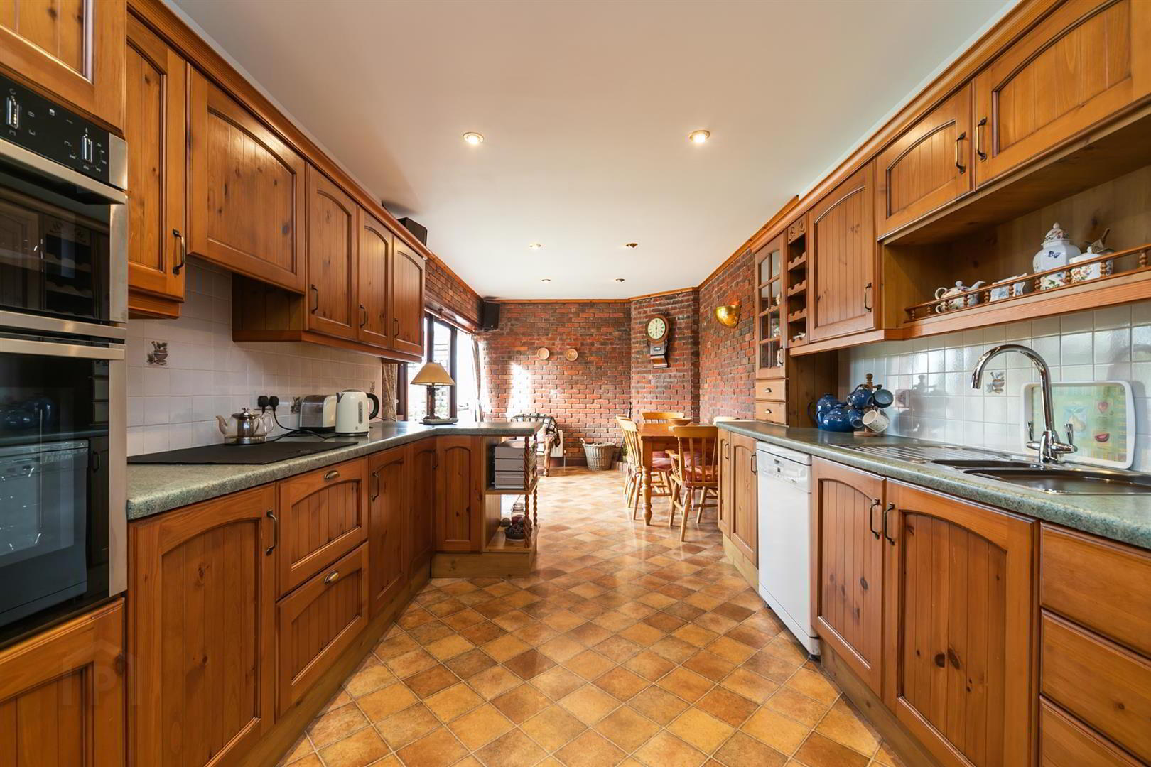 39 Drennan Road 11 of 34