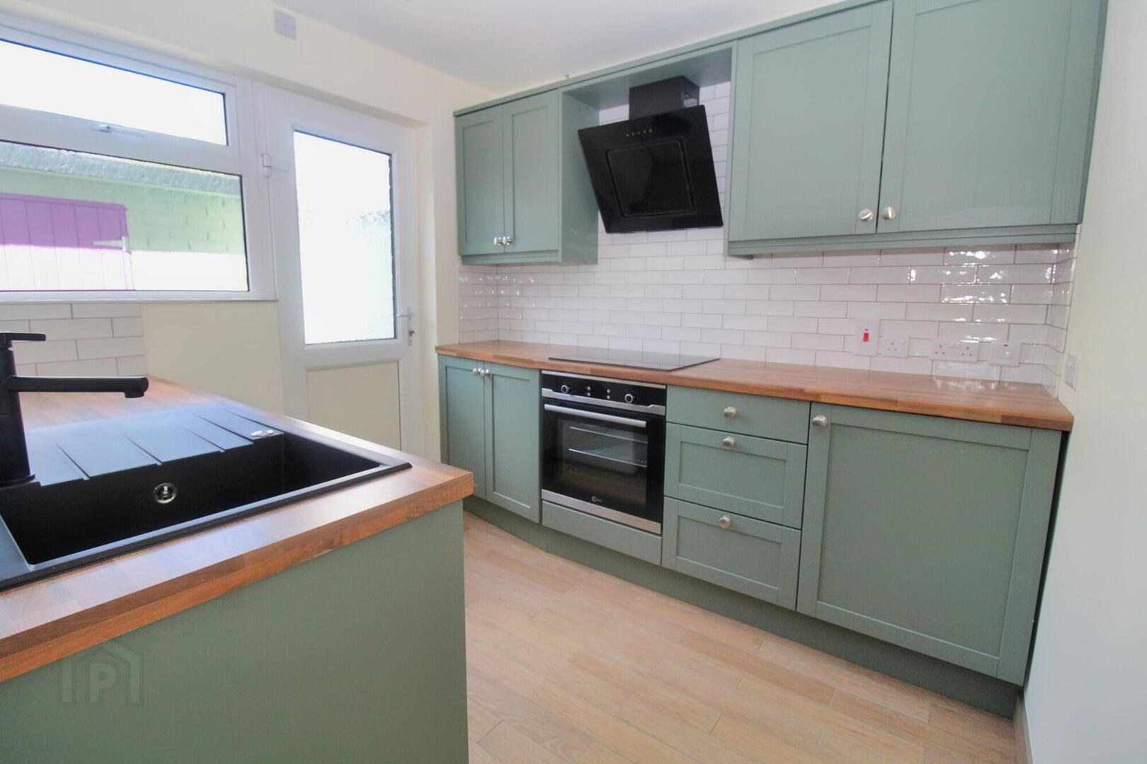 15 Donard Avenue 8 of 14