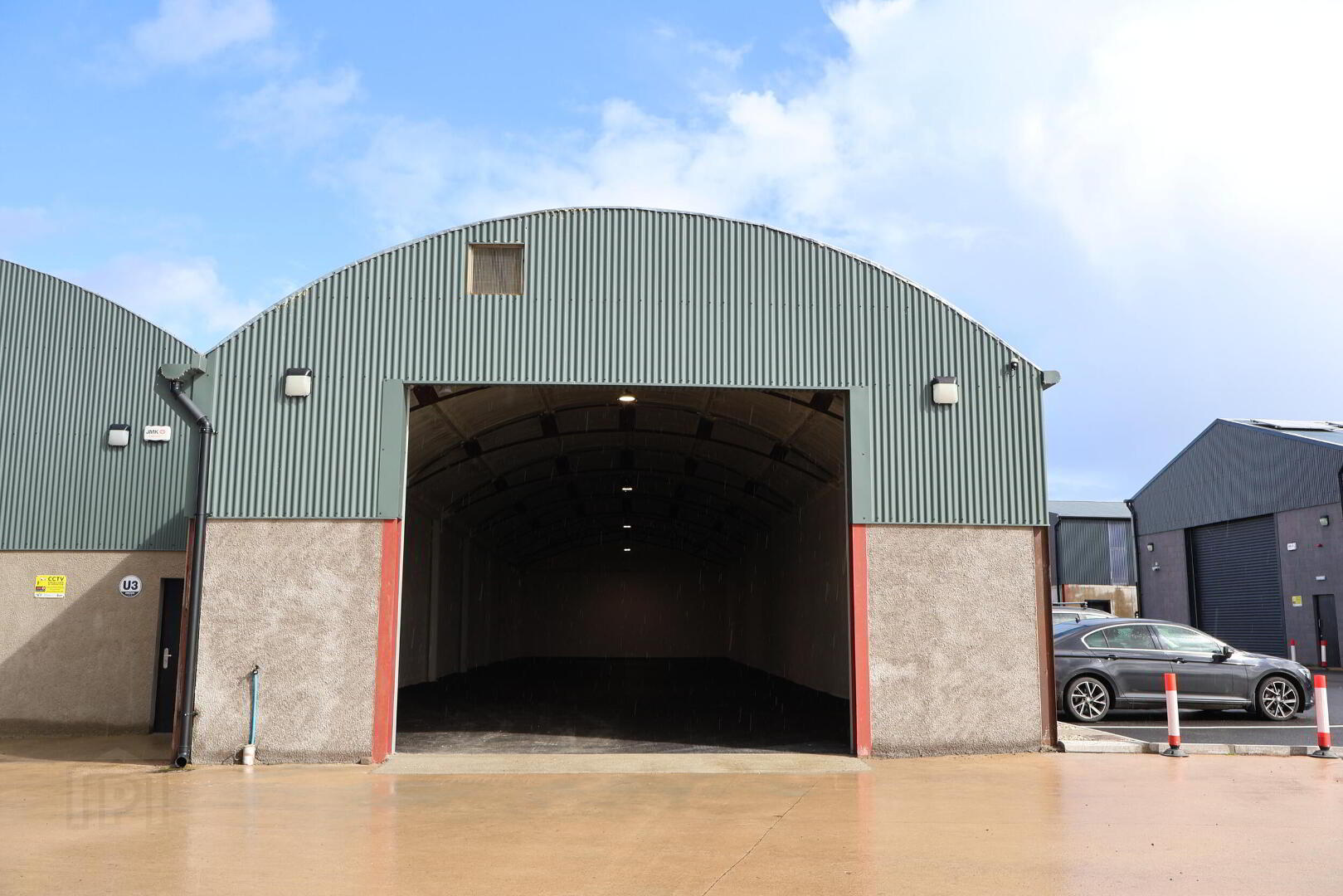 Unit 2, 6 Loughmuck Road 1 of 7