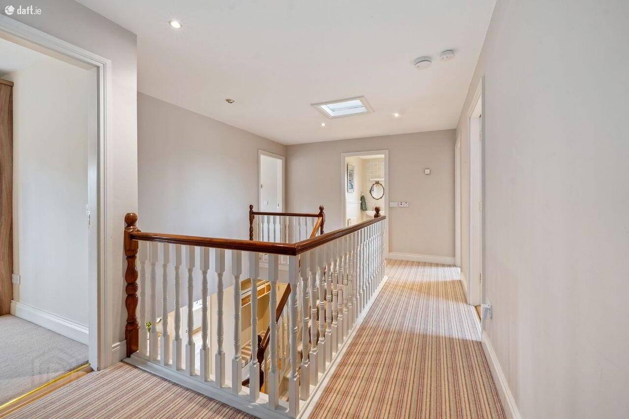 39 Heatherfield 2 of 57