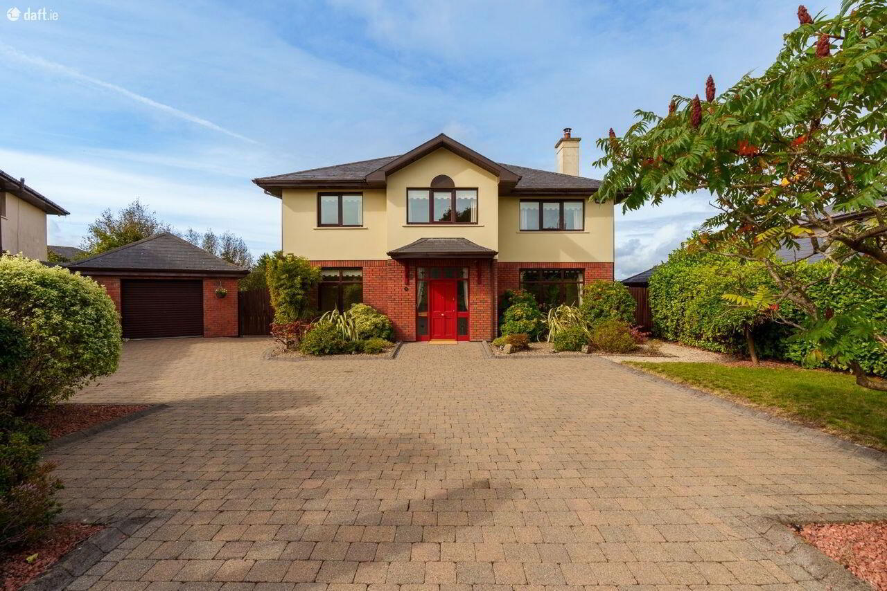 39 Heatherfield 1 of 57