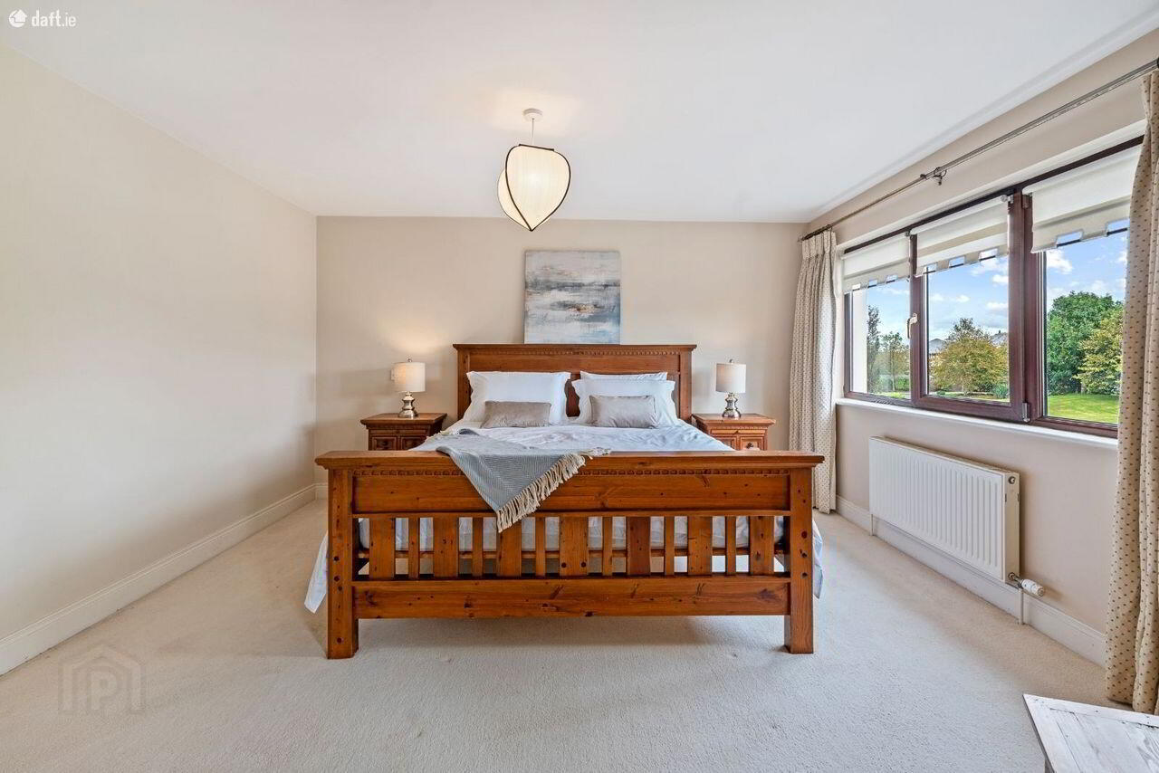 39 Heatherfield 5 of 57