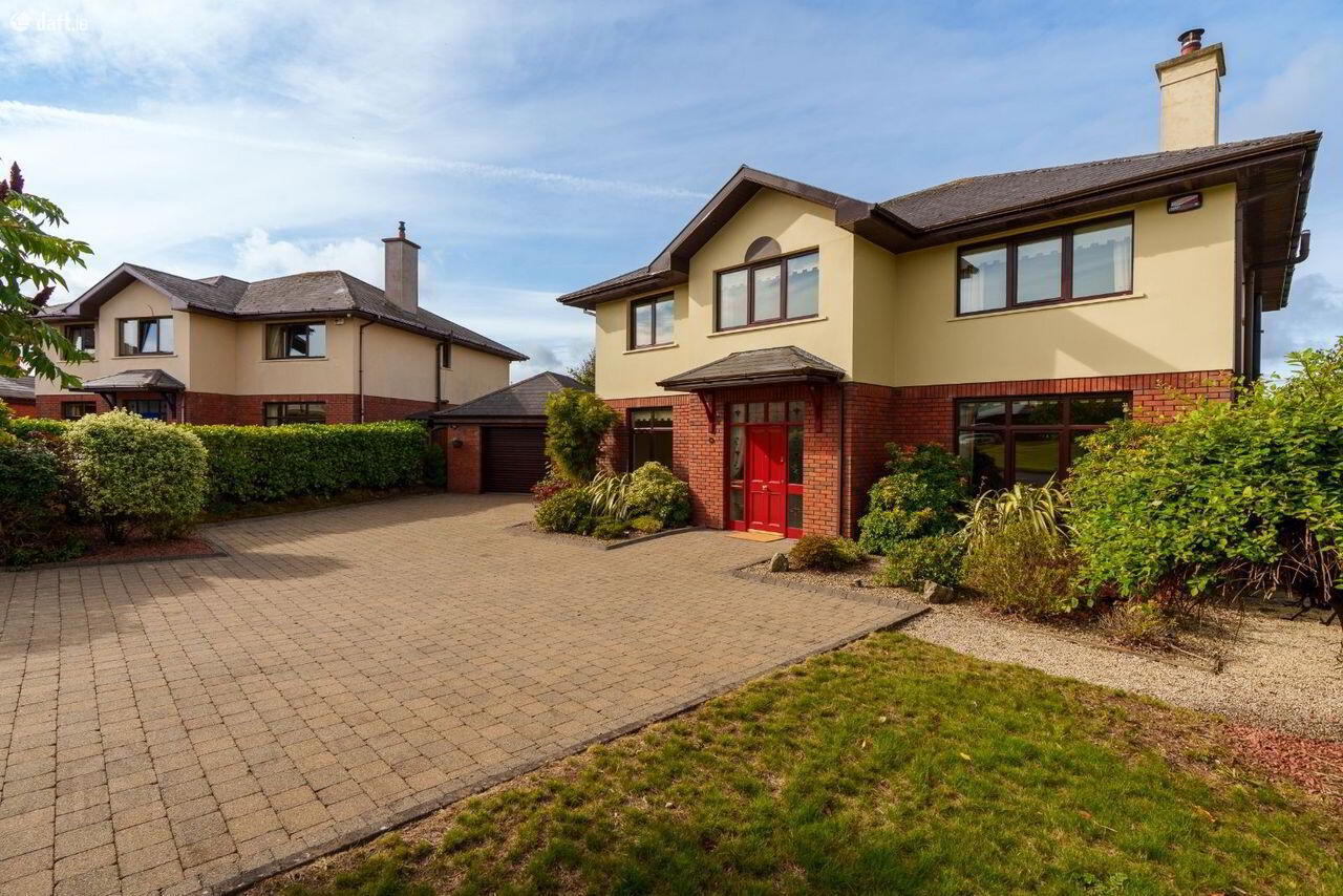 39 Heatherfield 3 of 57