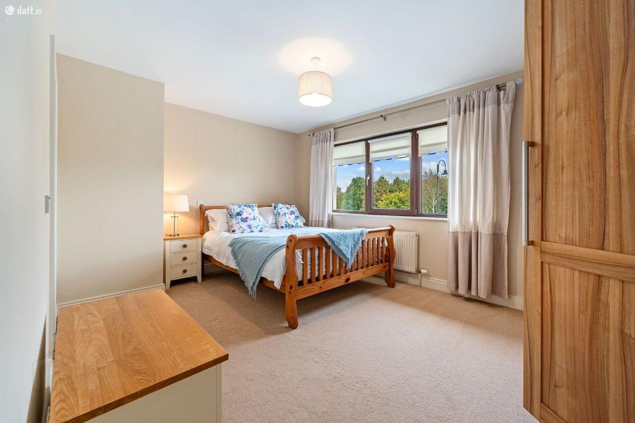 39 Heatherfield 12 of 57