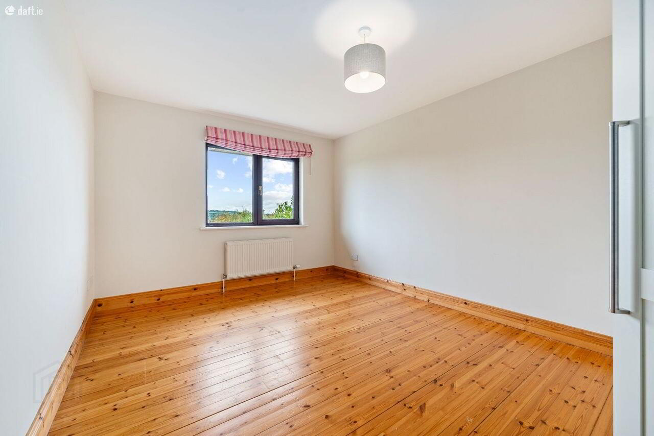 39 Heatherfield 16 of 57