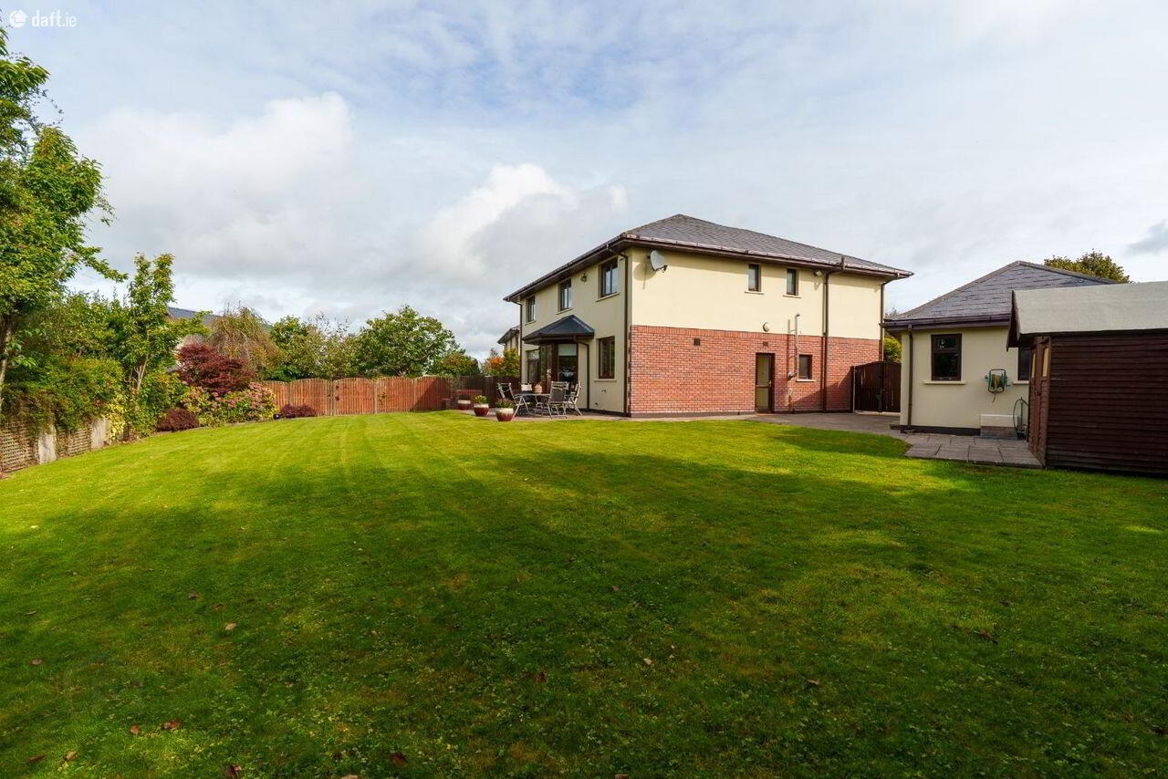 39 Heatherfield 19 of 57