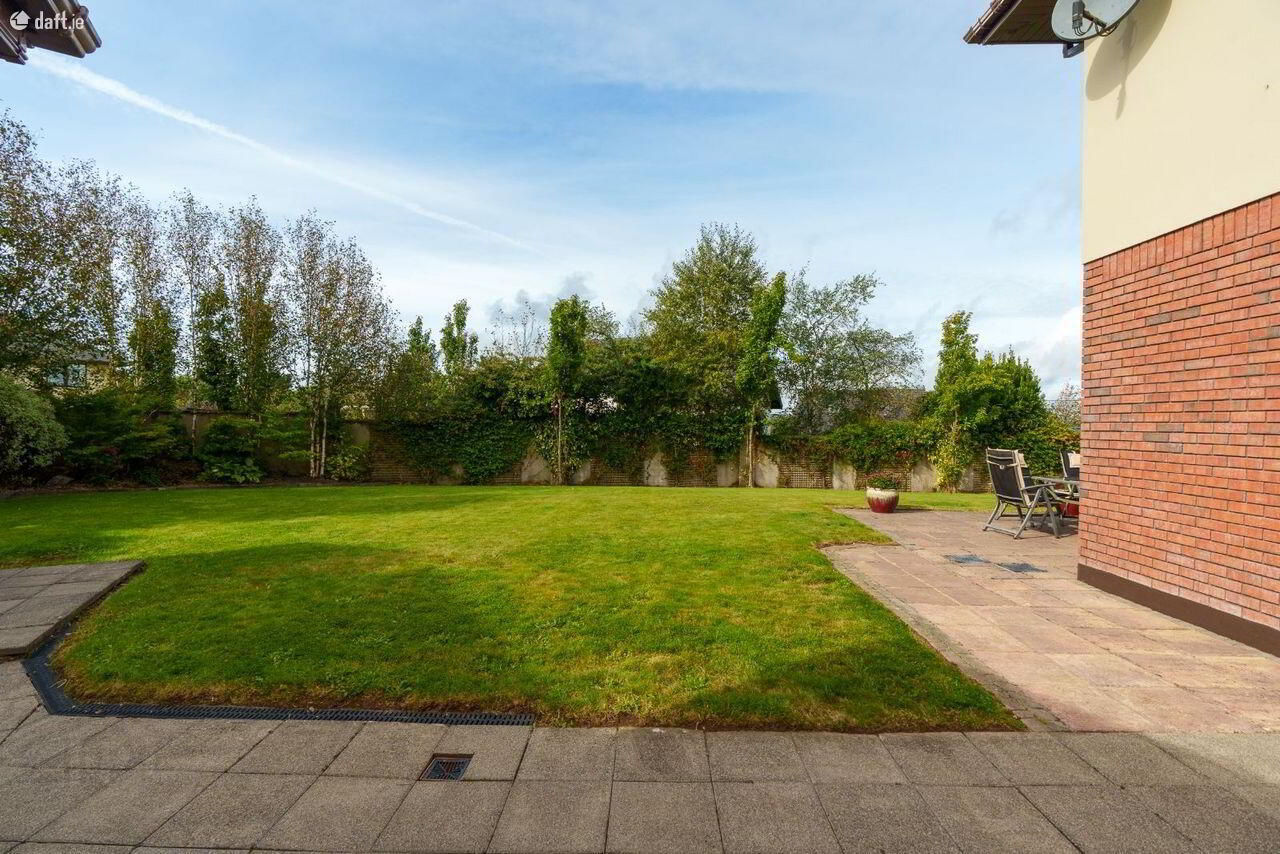 39 Heatherfield 22 of 57