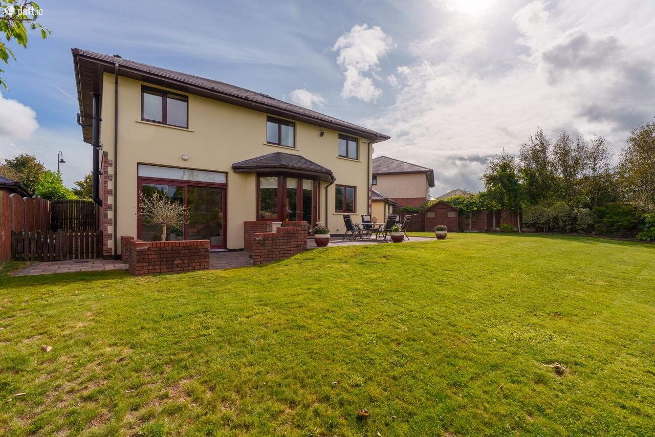 39 Heatherfield 24 of 57