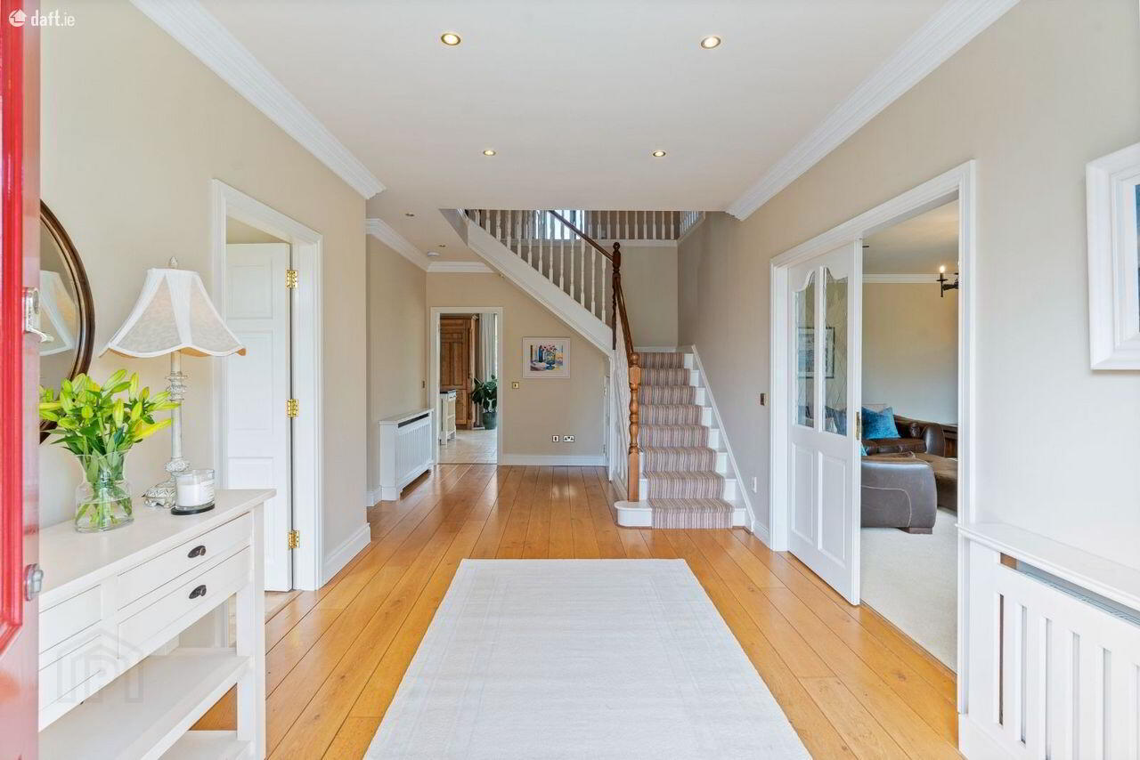 39 Heatherfield 32 of 57