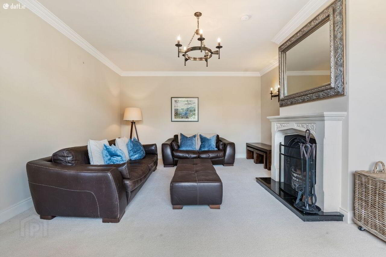 39 Heatherfield 36 of 57